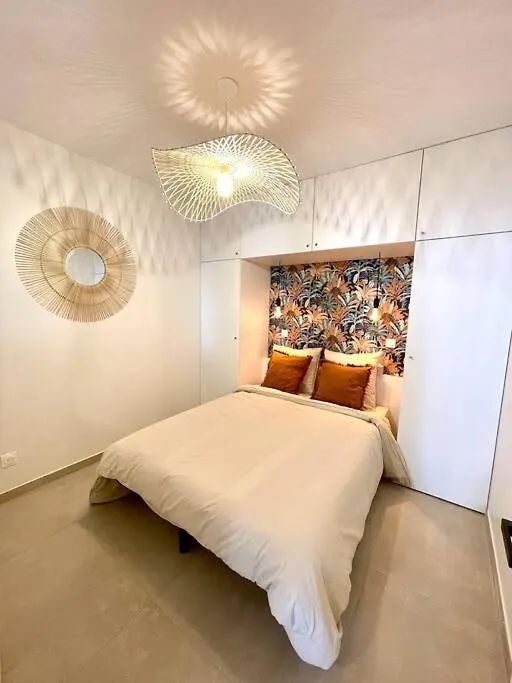 Appartement Moderne + Parking A 50M De La Mer La Ciotat 0*,  France
