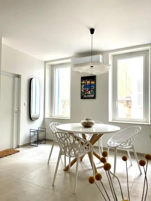 Appartement Moderne + Parking A 50M De La Mer Ла-Сьота
